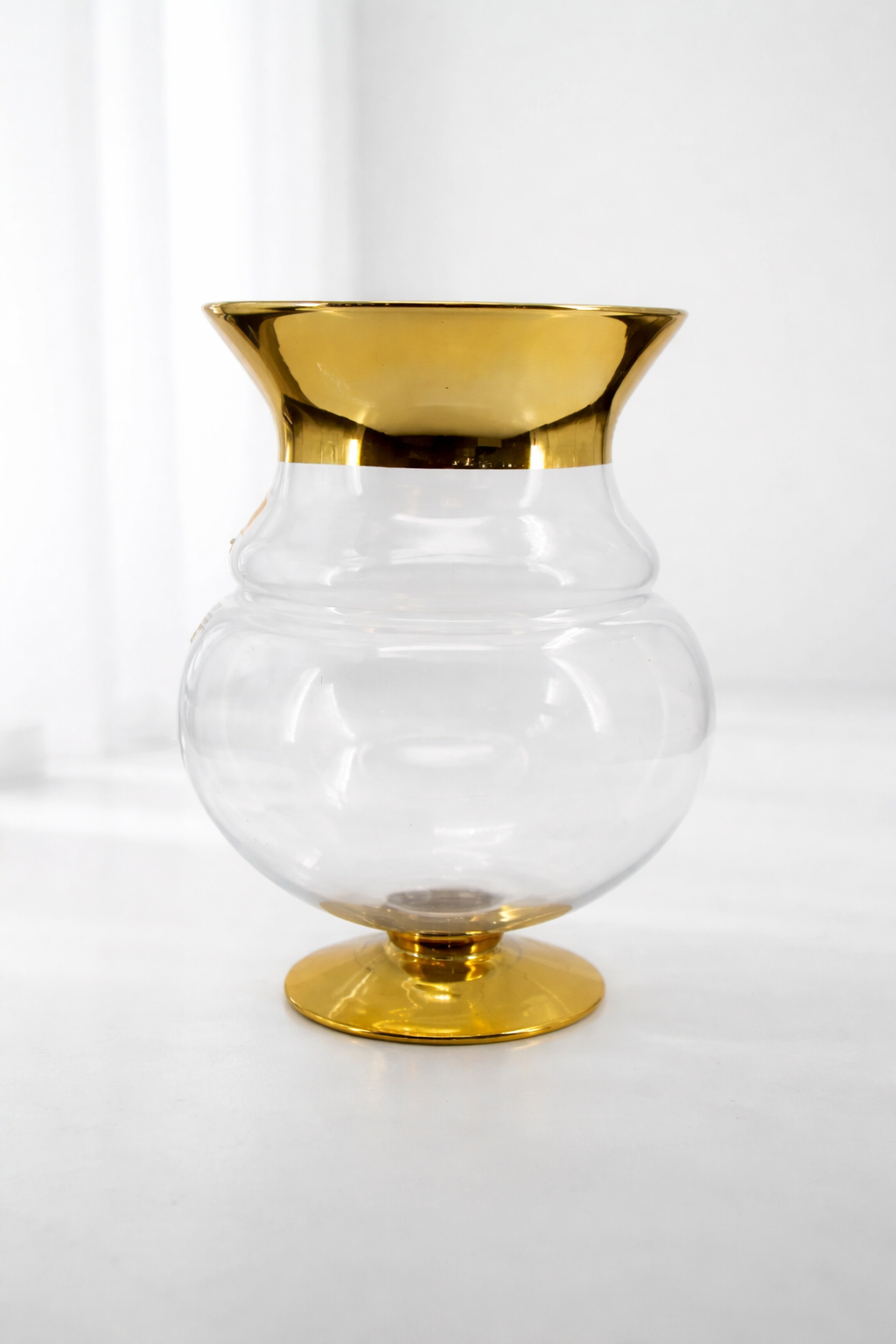 Vaso Decorativo de Vidro com Detalhes Dourados – 36 x 25 cm