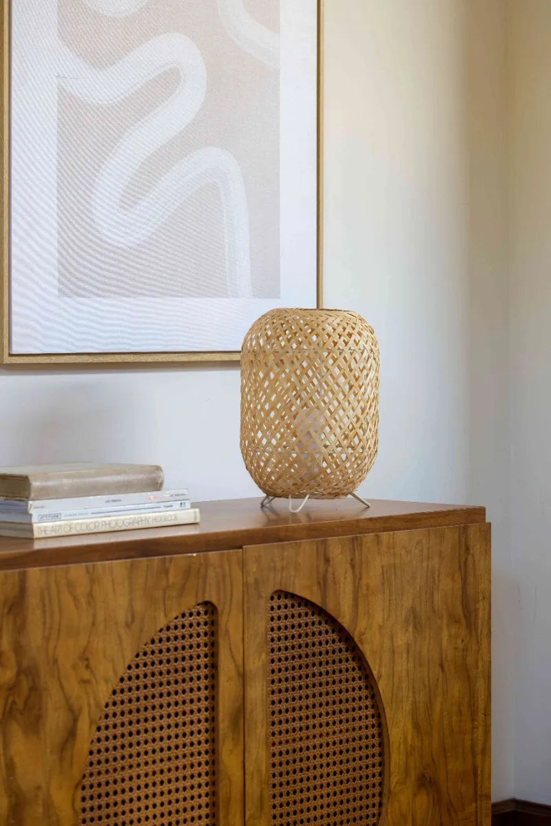 Abajur de Mesa Rattan Natural Luxo 40x24 cm – Estrutura em Metal