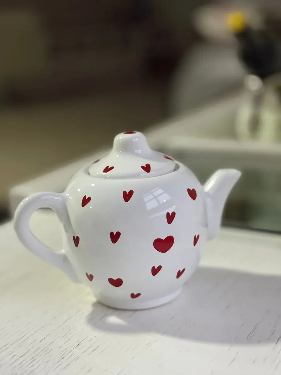 Bule de Porcelana Branco com Corações Vermelhos Love 500ml 21x13x14 cm