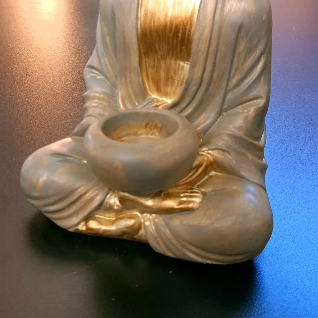 Buda Decorativo Porta-Vela em Poliresina – Dourado | 22 x 14 cm
