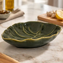 Travessa Centro de Mesa Folha em Cerâmica Verde 22x20cm – Elegância Natural para sua Mesa