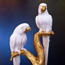 Escultura Decorativa Casal de Pássaros em Poliresina 23x10 Branco com Base Dourada
