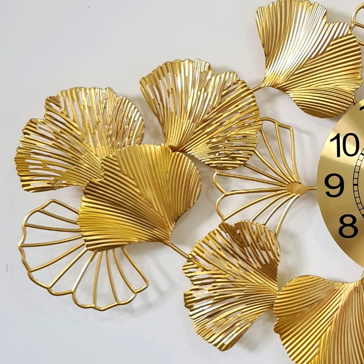 Relógio de Parede 3D em Metal com Folhas – Design Europeu 90x46 Dourado (Silencioso)