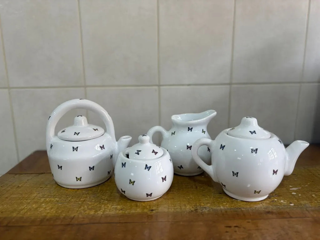 Kit Café da Manhã 4 Peças em Cerâmica – Bule, Leiteira, Chaleira e Açucareiro Borboleta