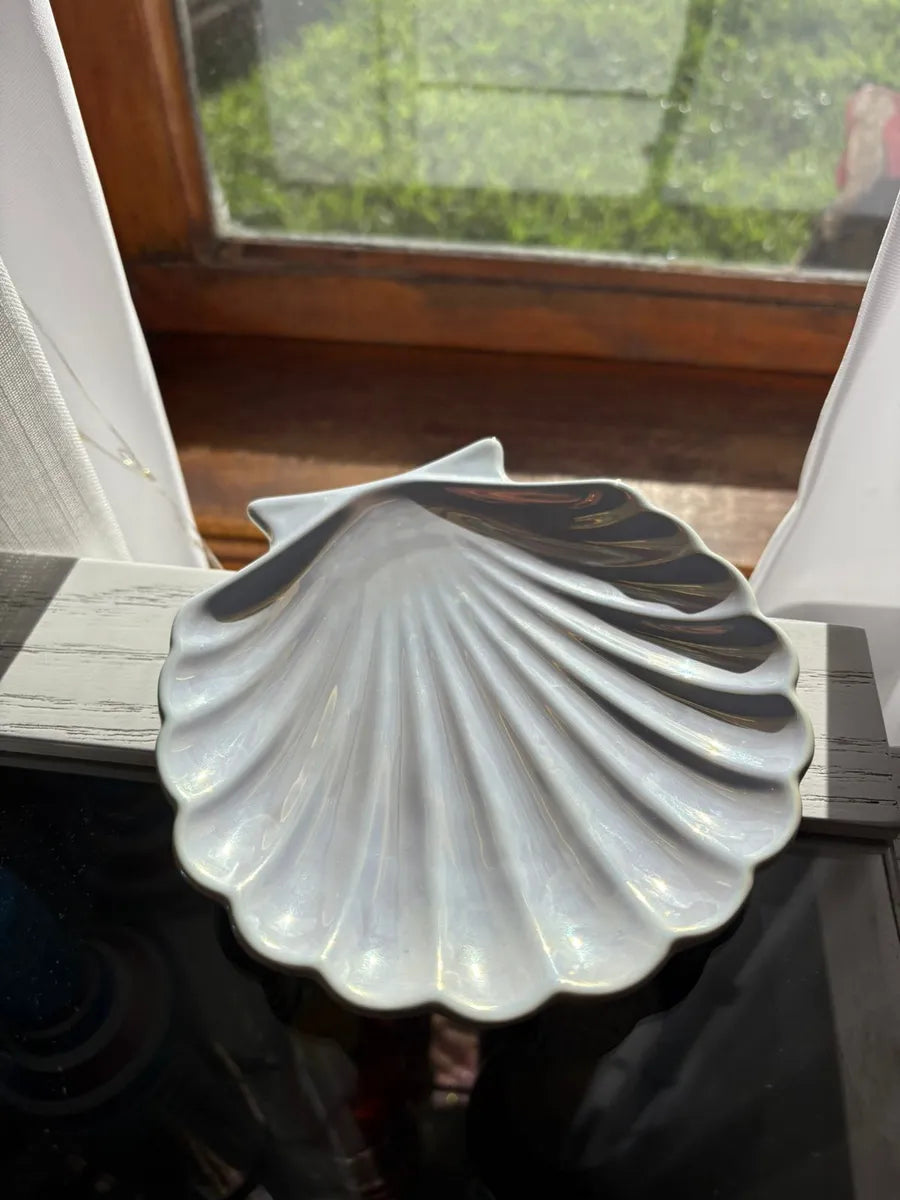 Bandeja Decorativa Porta-Joias em Porcelana Concha Branco – Luxo para Lavabo