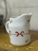 Leiteira Porcelana Branca com Corações Vermelhos Love Tamanho G 20x11x16 cm