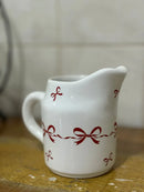 Leiteira Porcelana Branca com Corações Vermelhos Love Tamanho G 20x11x16 cm