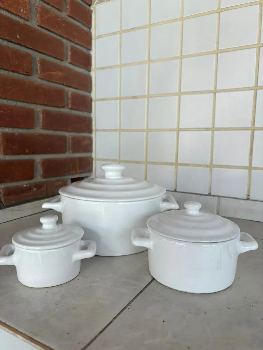 Panela de Serviço em Cerâmica Branca com Tampa – Assadeira Grande para Forno e Mesa