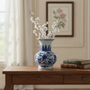 Vaso Decorativo Mini em Porcelana Azul e Branco 13x10cm – Charme e Delicadeza