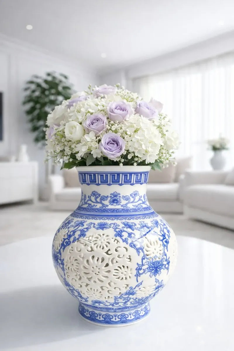 Vaso Decorativo Azul e Branco em Porcelana 28x16cm – Estilo Clássico Oriental