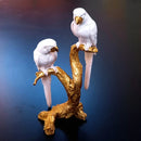 Escultura Decorativa Casal de Pássaros em Poliresina 23x10 Branco com Base Dourada
