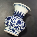 Vaso Decorativo Mini em Porcelana Azul e Branco 13x10cm – Charme e Delicadeza