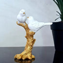 Escultura Decorativa Pássaros Branco com Base Dourada – 18 x 14 cm