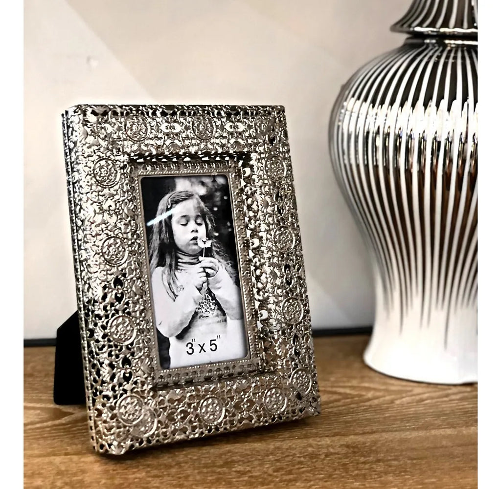 Porta Retrato Vintage Prata Metal Vazado Brilhante 7x12 Prateado Imperial
