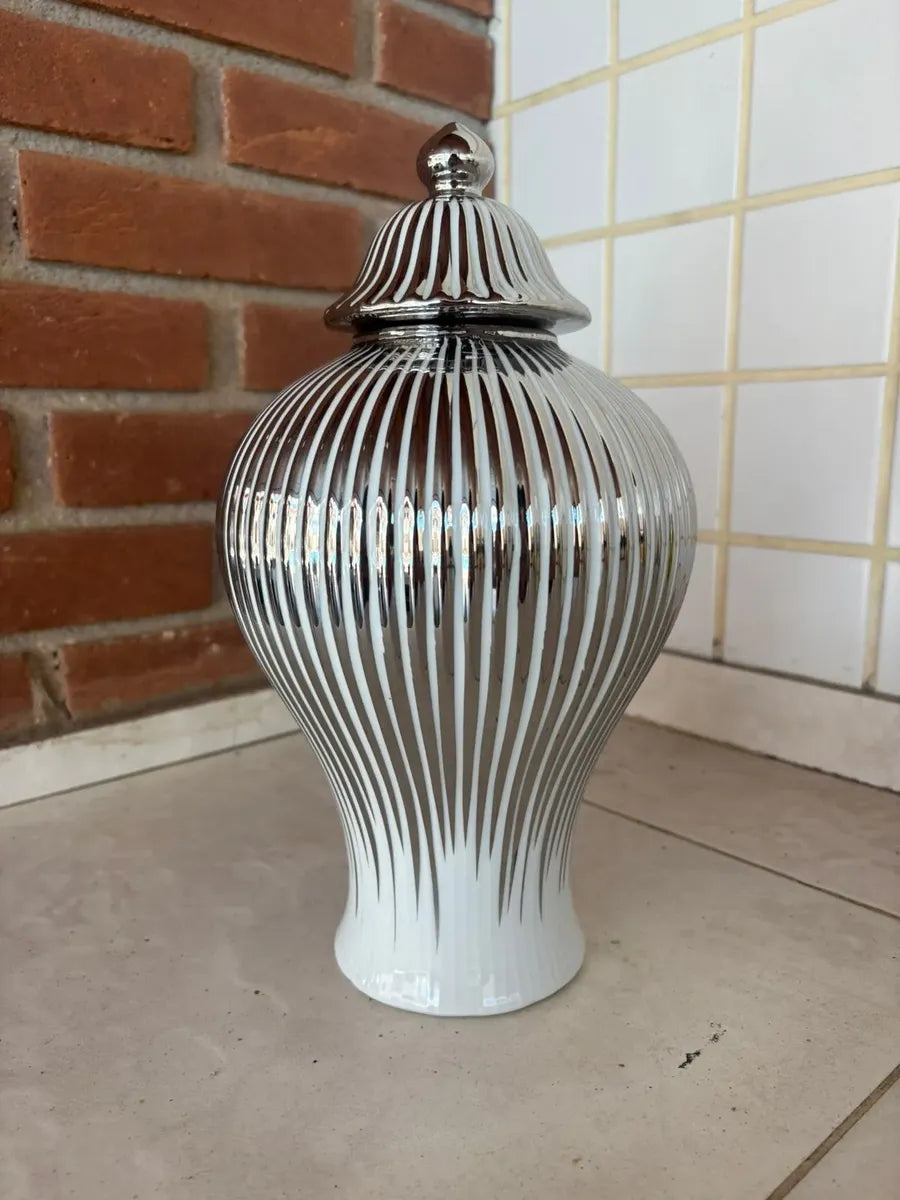 Vaso Decorativo de Porcelana 30cm Flores Prateado Luxo