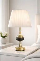 Abajur de Mesa Dourado com Cristal Cúpula Bege Bivolt 46cm Elegante Preto e Dourado