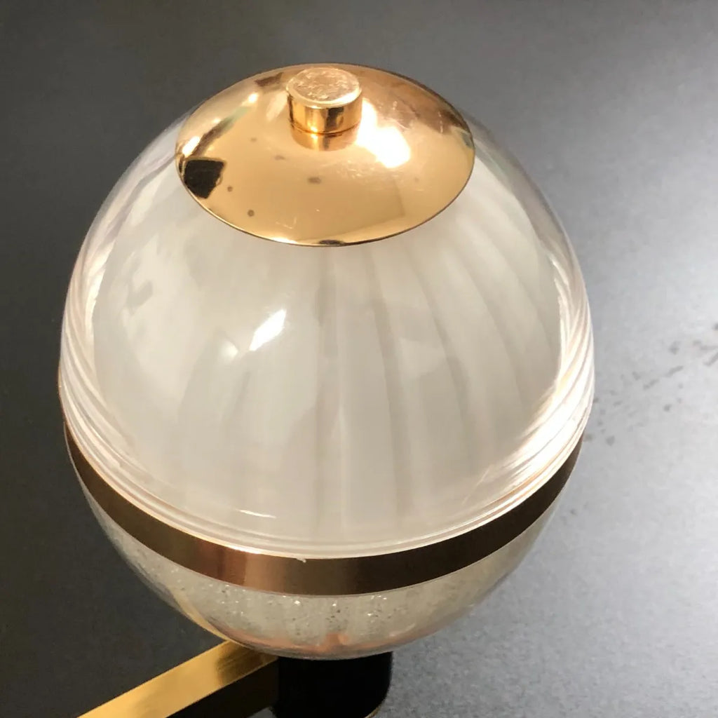 Arandela Moderna Globo Branco com Estrutura Rosê Gold 23x19cm – Bivolt