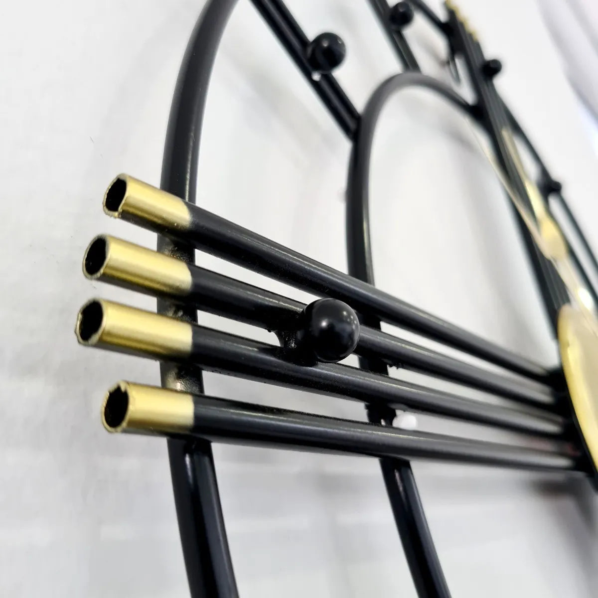 Relógio de Parede Preto com Dourado – Design Europeu Vazado 3D | 50 cm