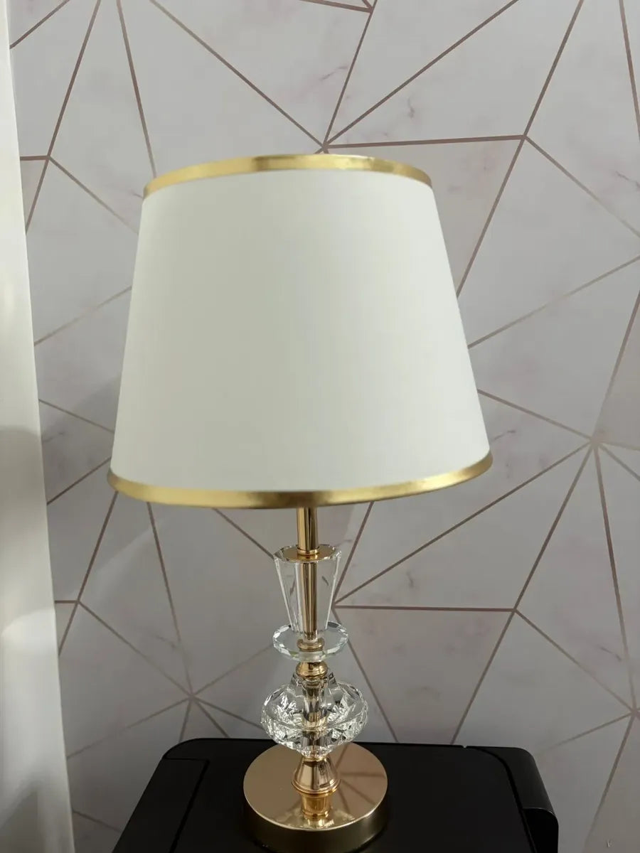 Abajur de Mesa Dourado com Cristal Elegante 46cm Design Sofisticado