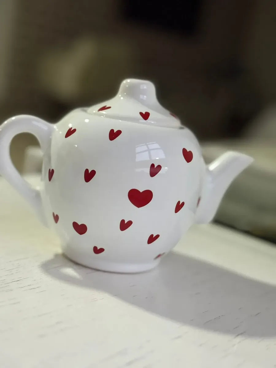 Bule de Porcelana Branco com Corações Vermelhos Love 500ml 21x13x14 cm