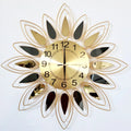 Relógio de Parede Dourado com Folhas Espelhadas em Metal – Design Europeu 60x60 (Silencioso)