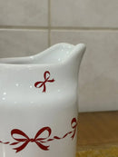 Leiteira Porcelana Branca com Corações Vermelhos Love Tamanho G 20x11x16 cm