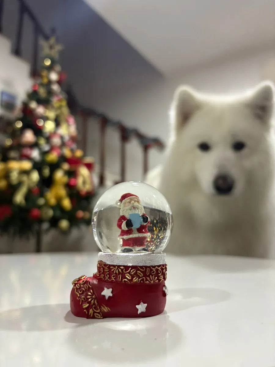 🎁 Mini Globo Decorativo com Neve – Enfeite Natalino Vermelho 7cm