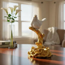 Escultura Decorativa Pássaro Branco com Estrutura Dourada 15x10 cm