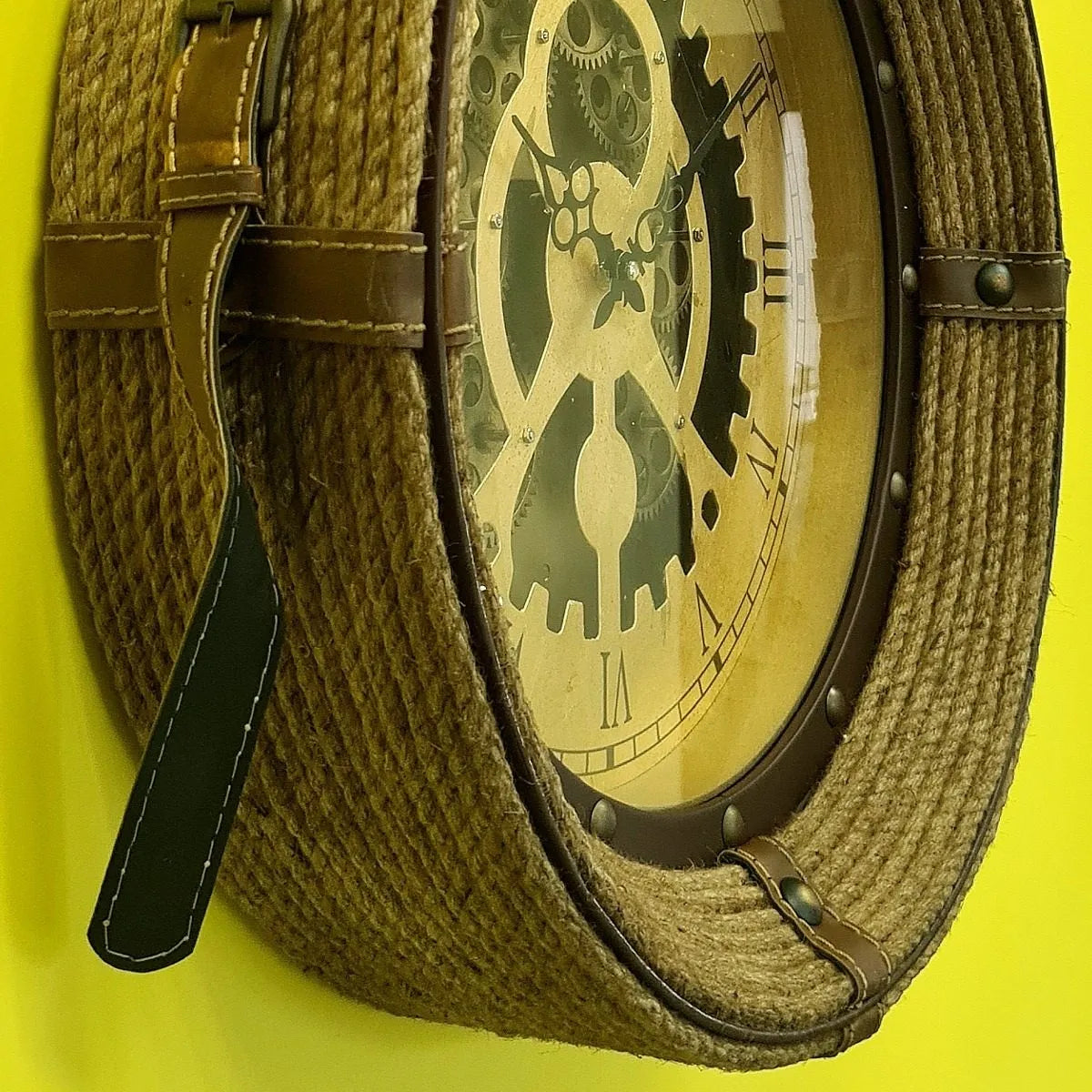 Relógio de Parede Moldura de Couro Vintage Importado 53x53 Marrom-claro/Bege
