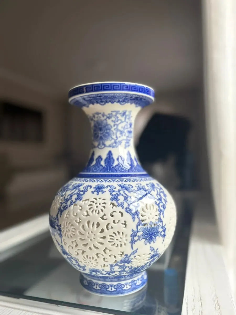 Vaso Decorativo Azul e Branco em Porcelana 28x16cm – Estilo Clássico Oriental