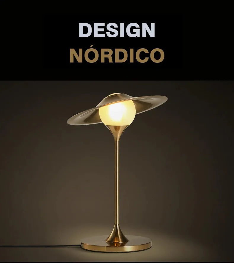 Abajur Luminária em Metal Dourado – Design Europeu Moderno | 42 x 27 cm