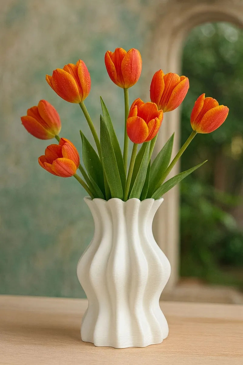 Vaso Decorativo em Cerâmica Branco 29cm – Design Moderno com Curvas Elegantes