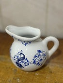 Leiteira Porcelana Azul Cavalo Marinho Elegante 18cm