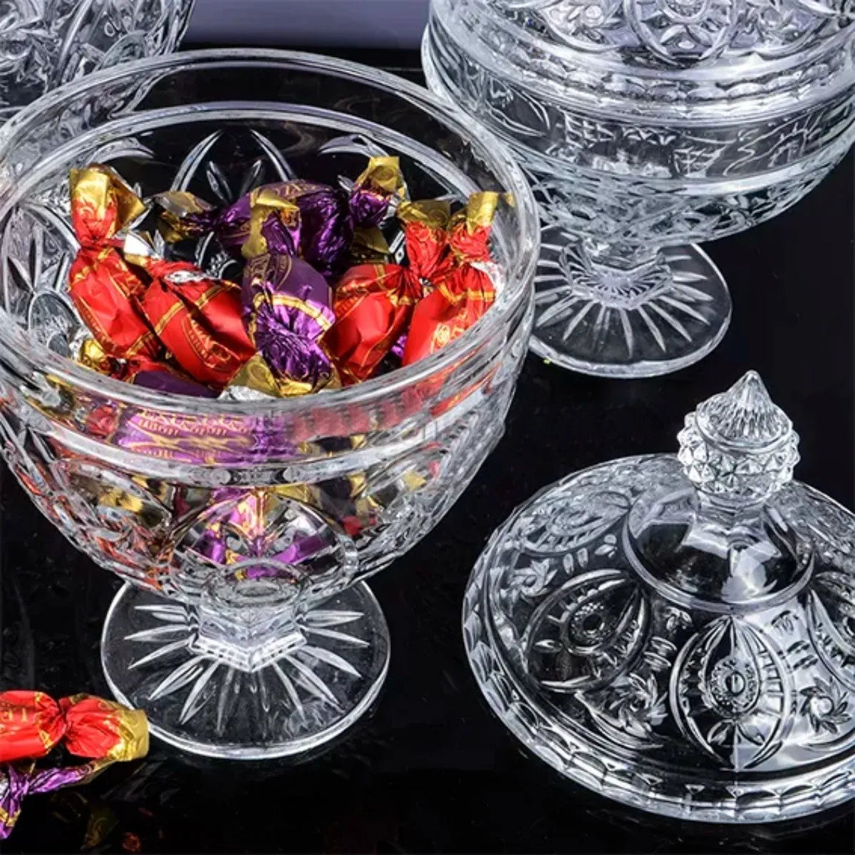 Bomboniere de Vidro Baleiro Potiche com Tampa e Pedestal – Transparente (29 x 16 cm)