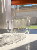 Caneca transparente 400 ml com bolinhas amarelas decorativas
